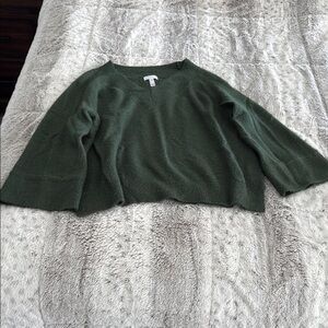 Leith Green V-Neck Sweater Relaxed Fit